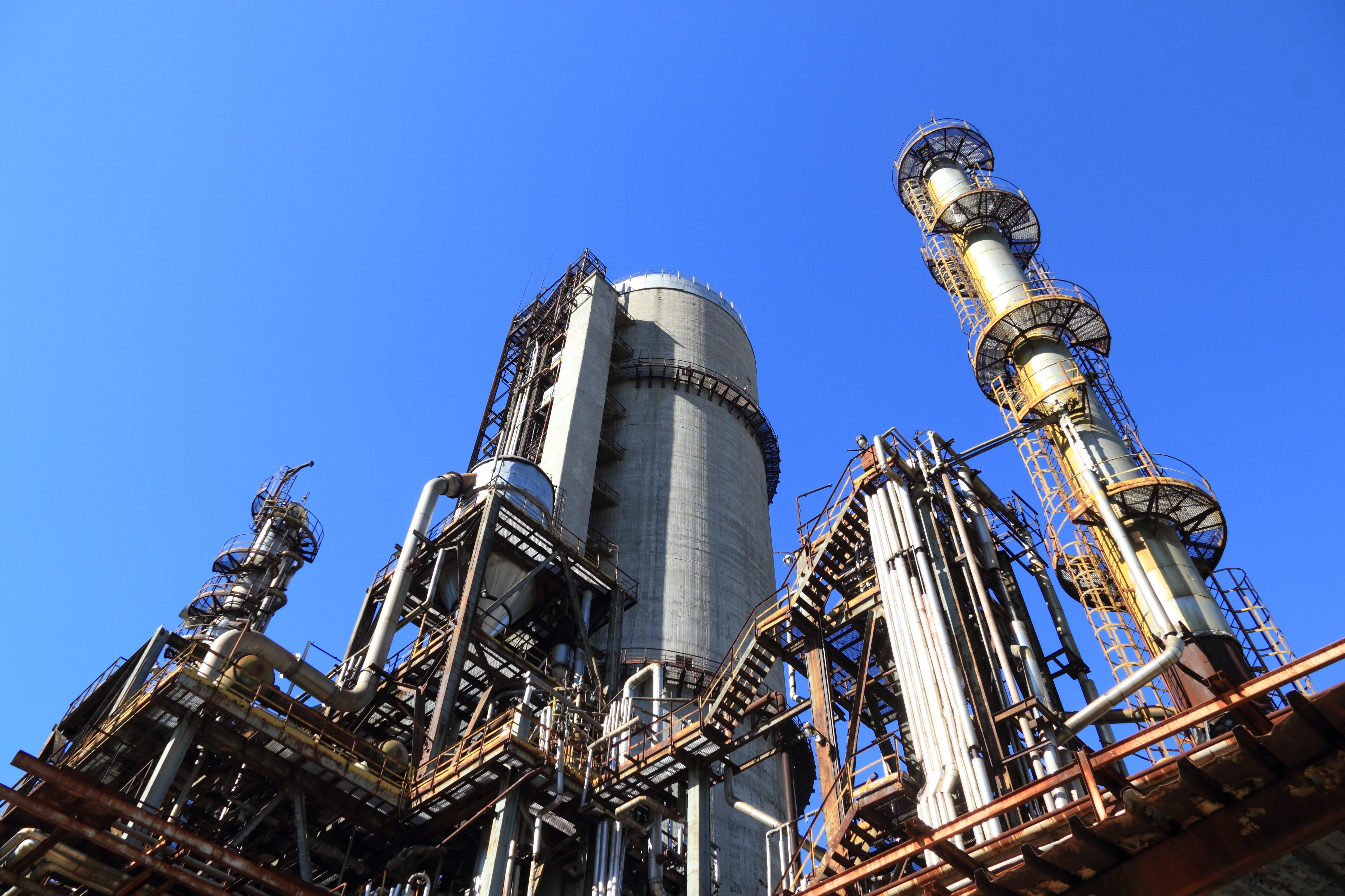 Asia HDPE: India's weak demand  | Globally, rising oil costs threaten margins  | Long Son Petrochemical will start polymer units with Q2