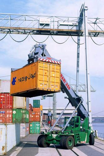 PORT AND CREW CHANGE STATUS 21-05-2024